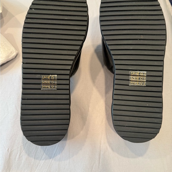 Kurt Geiger Black Quilted Slide Sandals with Gold Bird Emblem - Picture 3 of 4